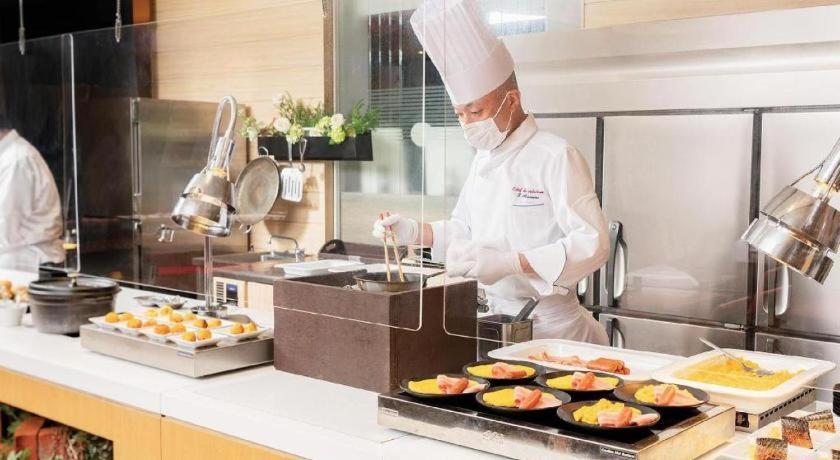 New Hankyu Hotel 4*