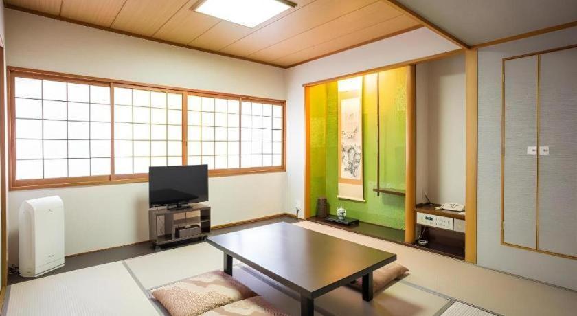 New Hankyu Hotel 4*